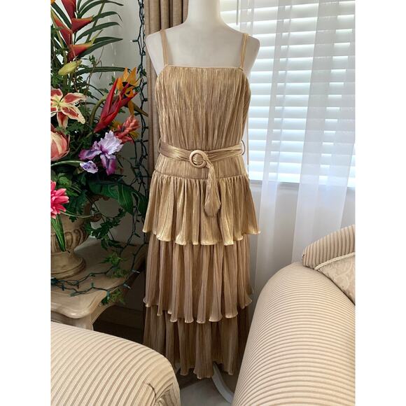 Ieena for Mac Duggal Sleeveless Square Neck Tiered Ruffled Detail Dress in Gold - Picture 2 of 13